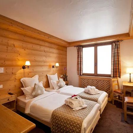 Les Flocons 3* קורשבל